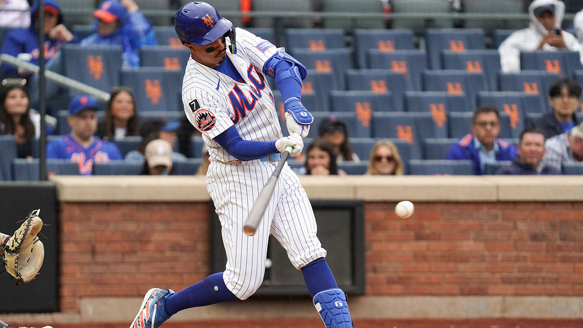 New York Mets third baseman Mark Vientos (27) makes contact during the game against the Chicago White Sox at Citi Field.