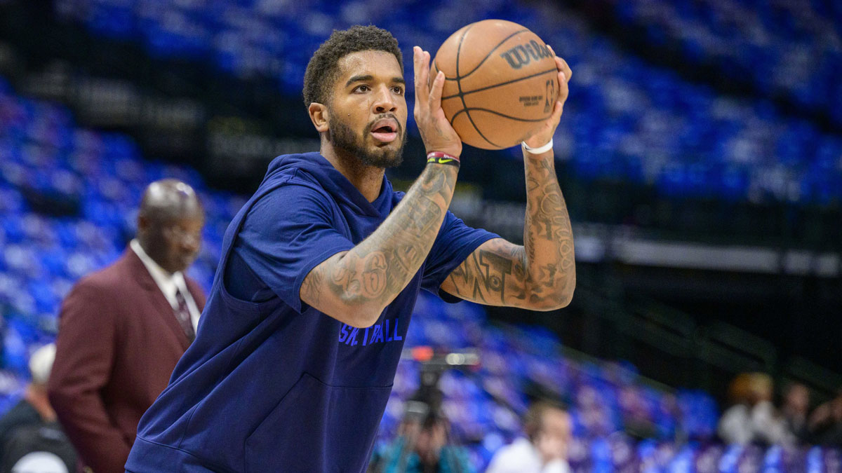 Dallas Mavericks forward Marquese Chriss (32) warms up before the game against the Utah Jazz in game five of the first round for the 2022 NBA playoffs at American Airlines Center.
