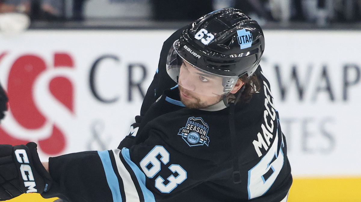 Maple Leafs add former 50-point playmaker in Mammoth trade