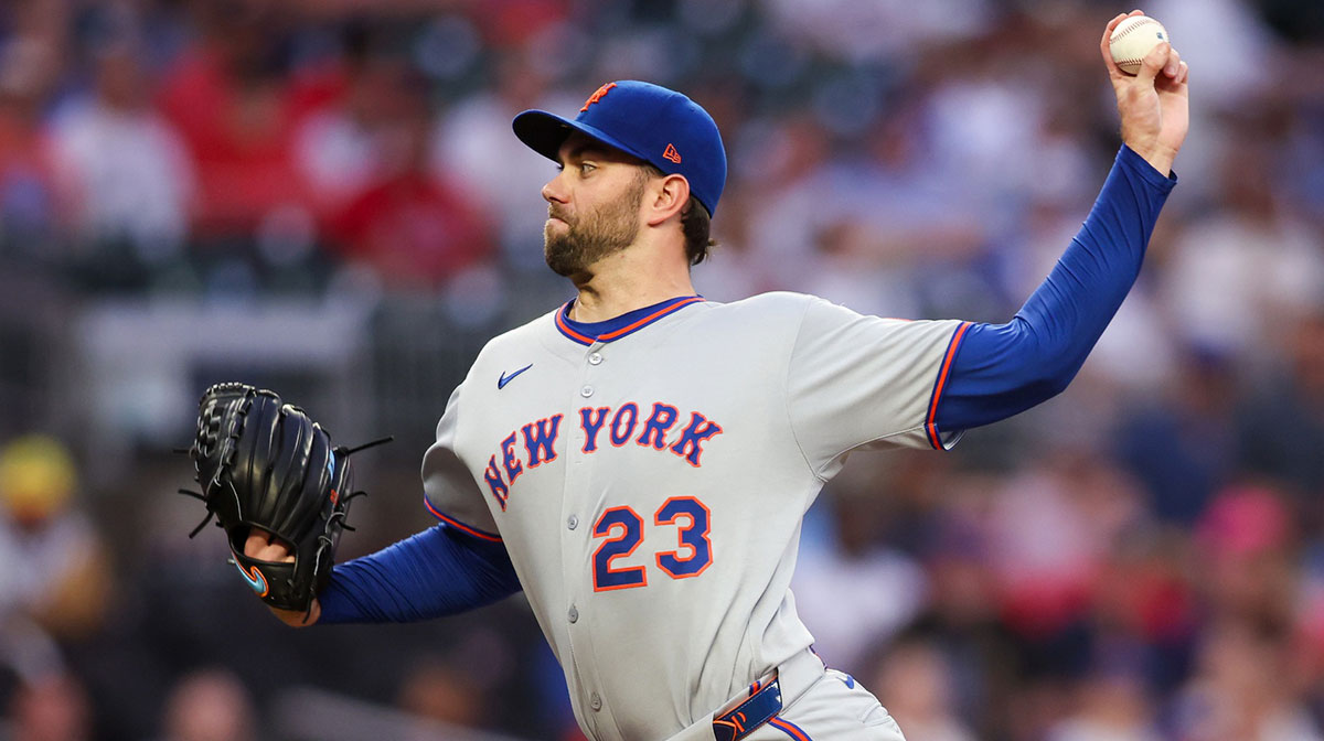 New York Mets starting pitcher David Peterson (23) throws against the Atlanta Braves in the first inning at Truist Park.