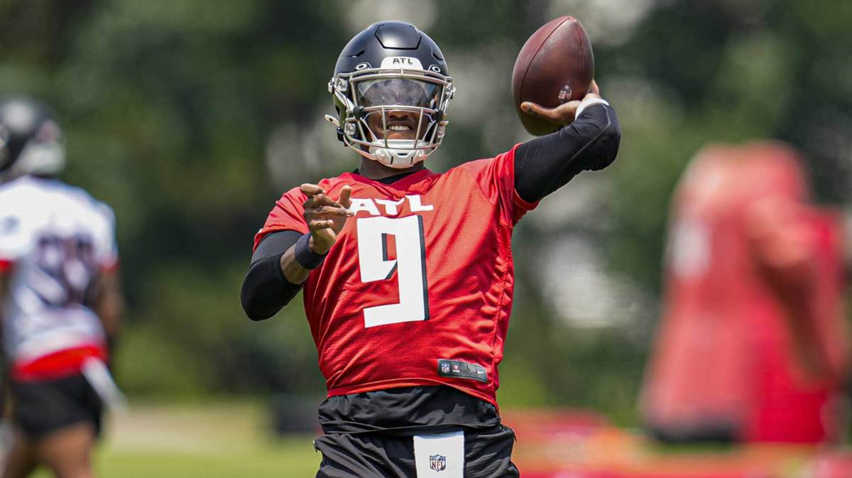 Jun 11, 2025; Atlanta, GA, USA; Atlanta Falcons quarterback Michael Penix Jr. (9) passes during Minicamp practice at Children's Healthcare of Atlanta Training Ground. Mandatory Credit: Dale Zanine-Imagn Images