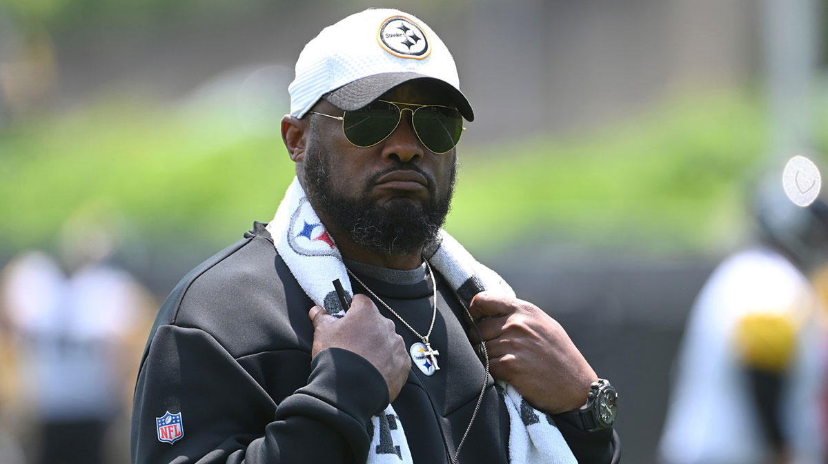 Pittsburgh Steelers head coach Aaron Rodgers during minicamp at their South Side facility.