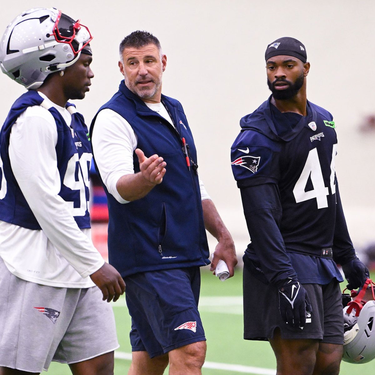 mike vrabel chewing tobacco Who would win in a fight between or Dan Campbell? #bussinwiththeboys Tennessee Titans Head Coach Believes