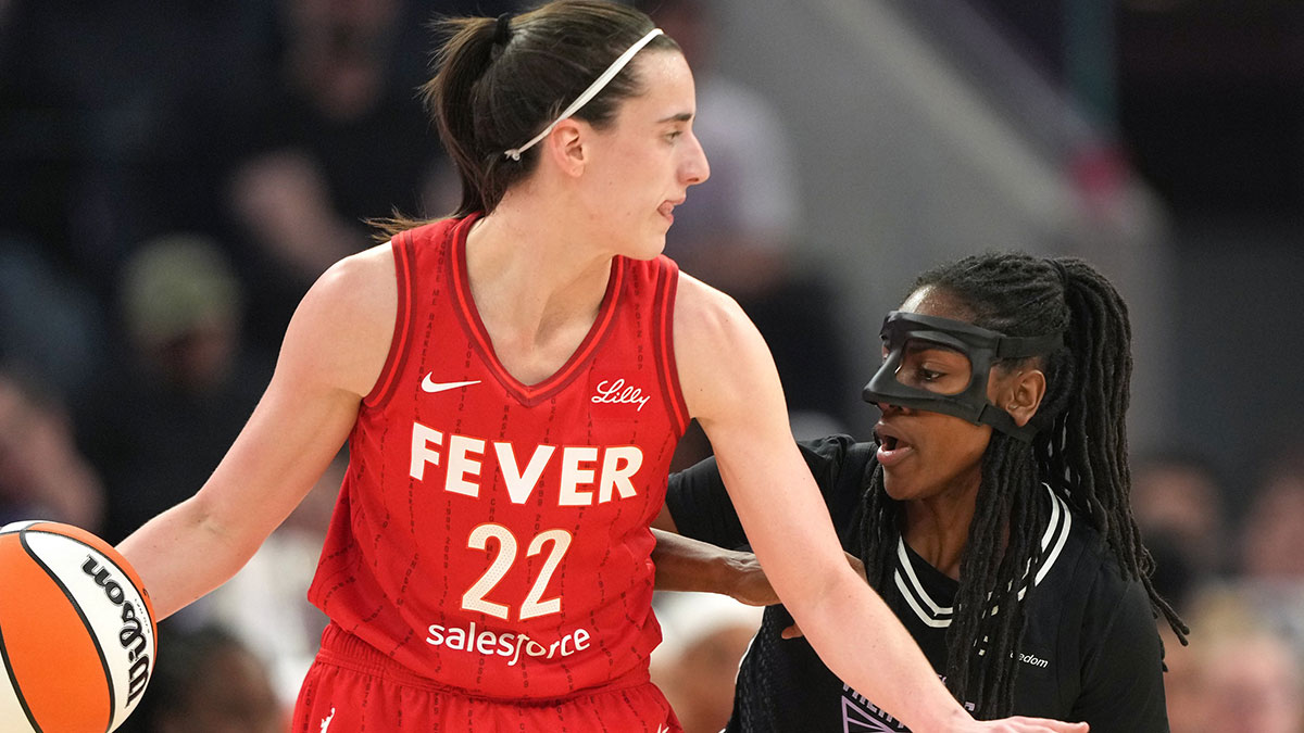 Golden State Valkyries guard Tiffany Hayes (right) defends against Indiana Fever guard Caitlin Clark (22) during the second quarter at Chase Center.