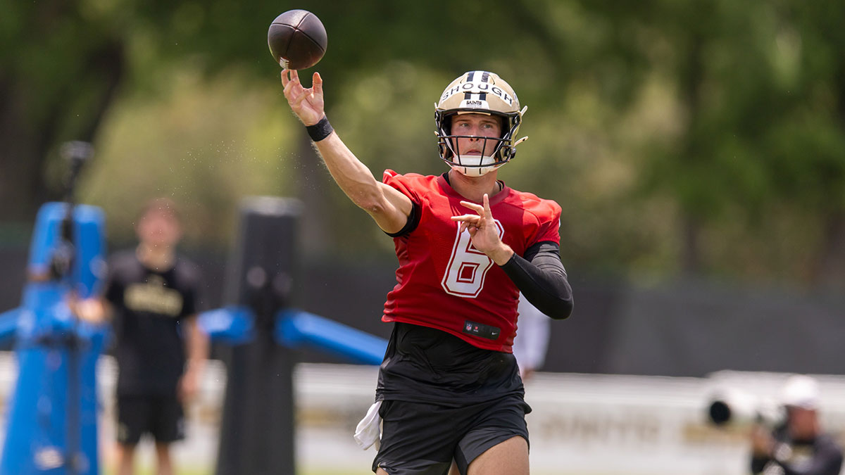 New Orleans Saints quarterback Tyler Shough (6) during passing drills during minicamp at Ochsner Sports Performance Center.