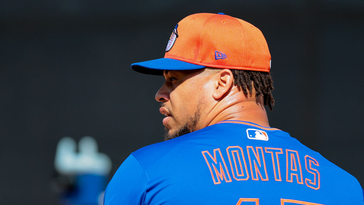 New York Mets pitcher Frankie Montas (47) pitches during a Spring Training workout at Clover Park.