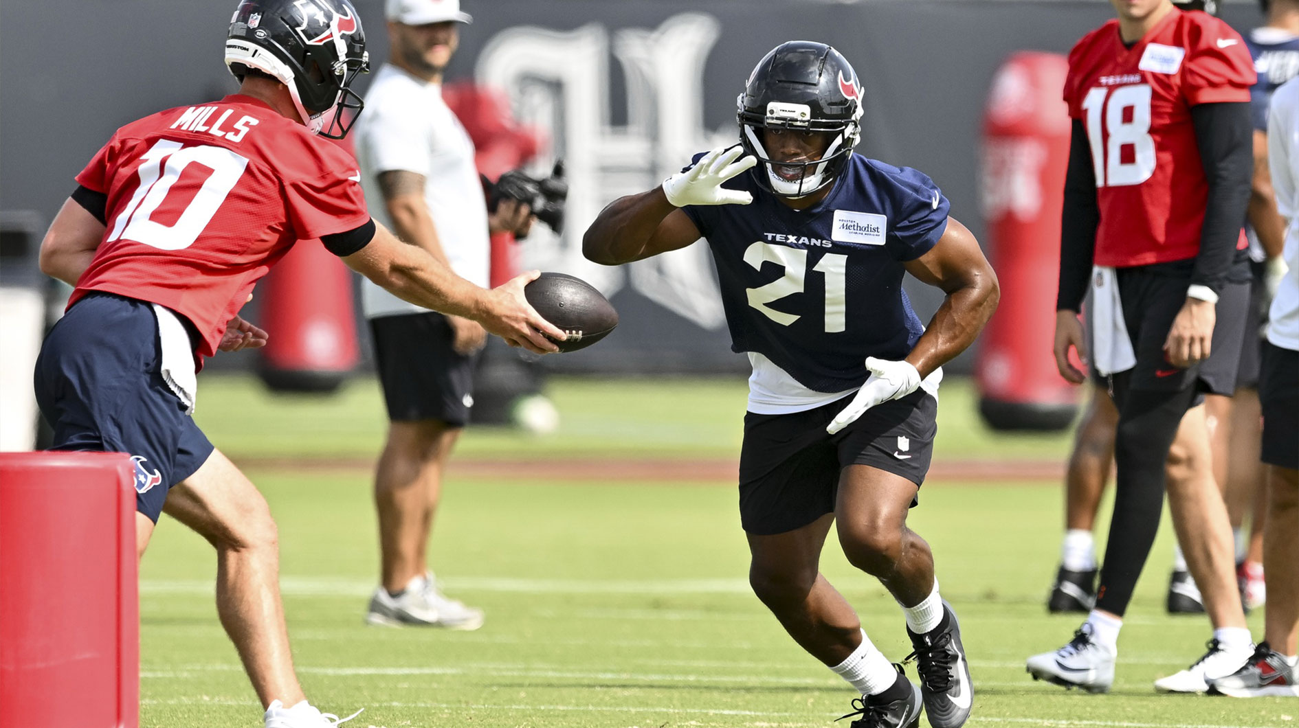 Jun 10, 2025; Houston, TX, USA; Houston Texans running back Nick Chubb (21) participates in a drill during an NFL football minicamp at NRG Stadium.