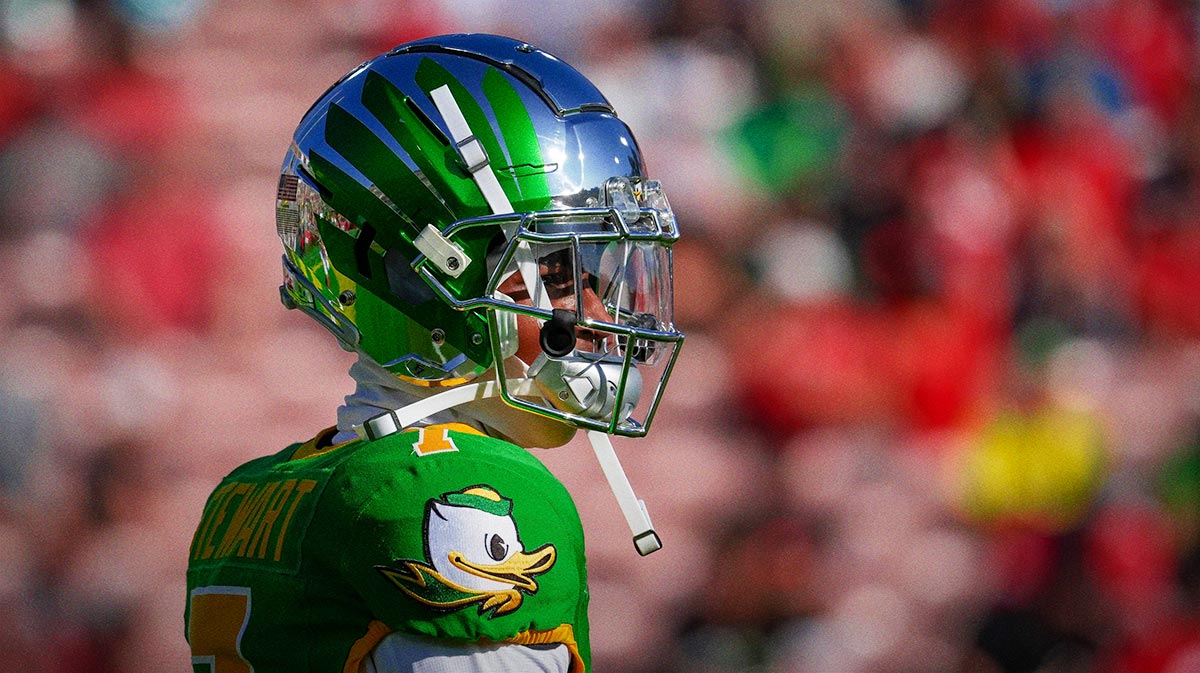 Oregon wide receiver Evan Stewart walks the field during warmups as the Oregon Ducks face the Ohio State Buckeyes Wednesday, Jan. 1, 2025, in the quarterfinal of the College Football Playoff at the Rose Bowl in Pasadena, Calif.