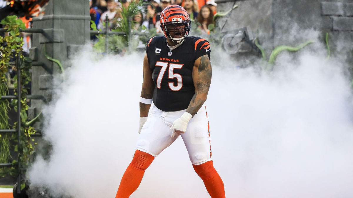 Cincinnati Bengals offensive tackle Orlando Brown Jr. (75) runs onto the field before the game against the Denver Broncos.