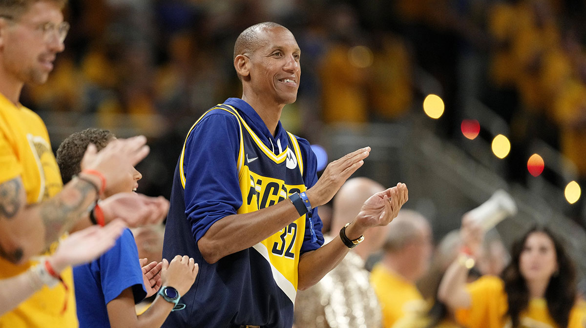 Reggie Miller applauds during the second half during game four of the 2025 NBA Finals at Gainbridge Fieldhouse.