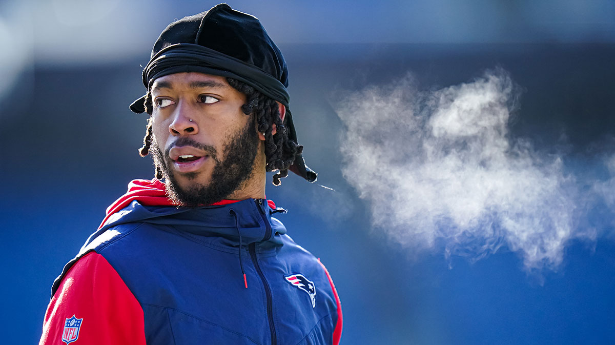 New England Patriots wide receiver Jakobi Meyers (16) warms up before the start of the game against the Cincinnati Bengals at Gillette Stadium.