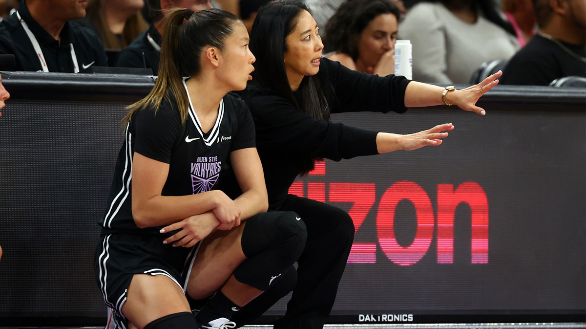 Golden State Valkyries head coach Natalie Nakase (right) with guard Kaitlyn Chen against the Phoenix Mercury during a preseason game at PHX Arena.