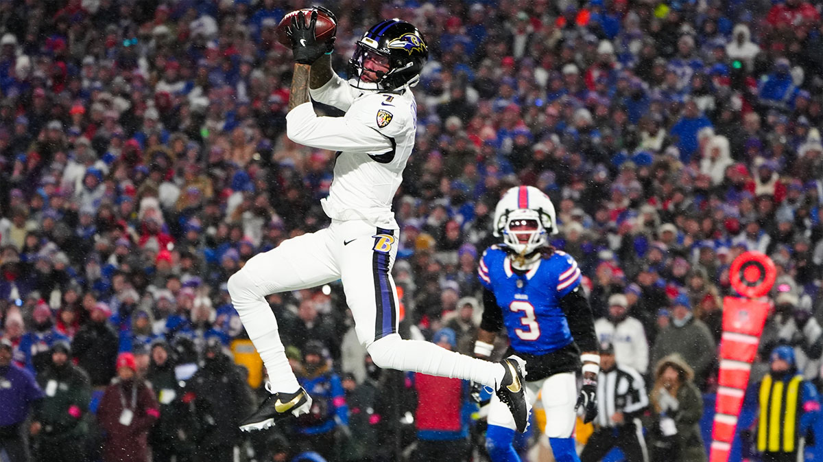 Baltimore Ravens wide receiver Rashod Bateman (7) makes a catch for a touchdown during the first quarter against the Buffalo Bills in a 2025 AFC divisional round game at Highmark Stadium
