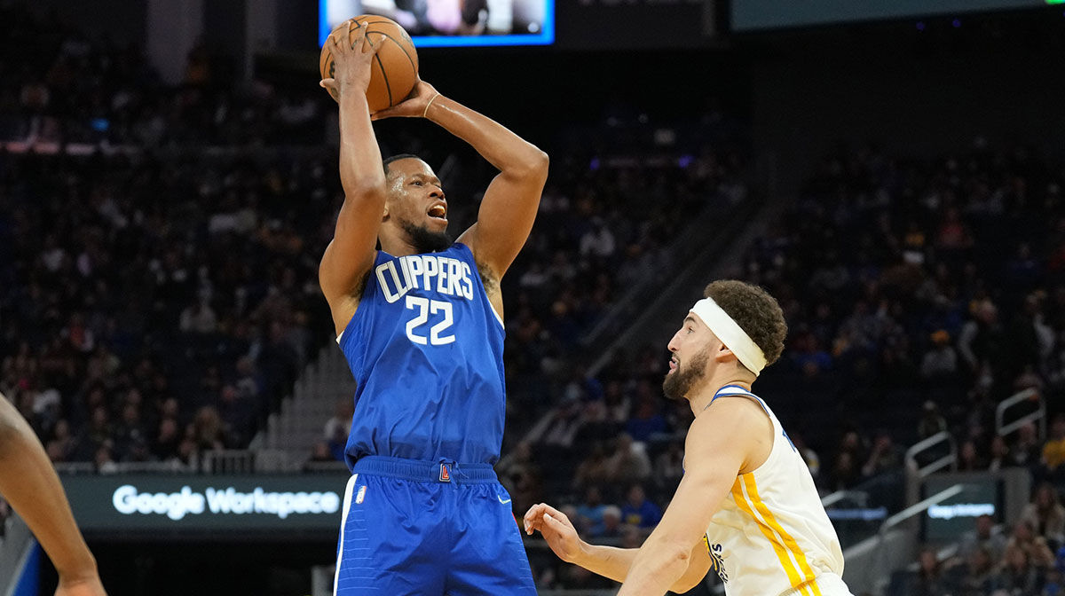 LA Clippers guard Rodney Hood (22) shoots against Golden State Warriors guard Klay Thompson (11) during the fourth quarter at Chase Center. 