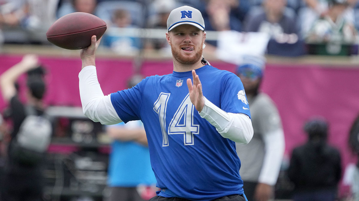 Minnesota Vikings quarterback Sam Darnold (14) throws the ball during NFC Practice for the Pro Bowl Games at Camping World Stadium.
