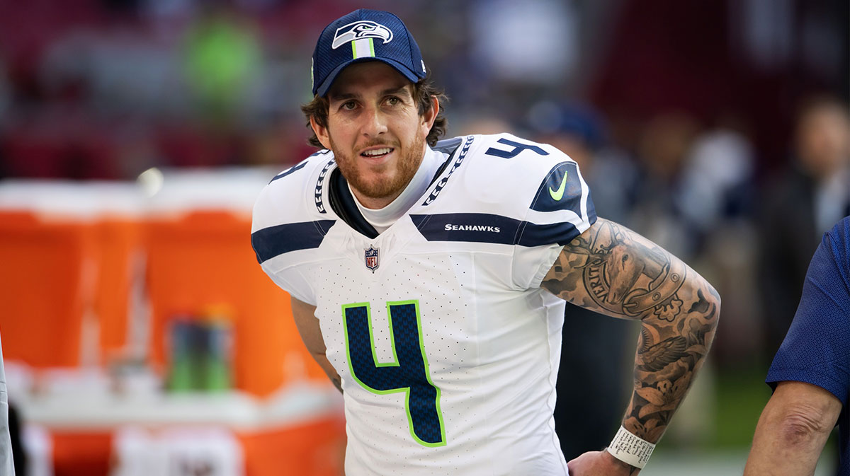 Seattle Seahawks punter Michael Dickson (4) against the Arizona Cardinals at State Farm Stadium.