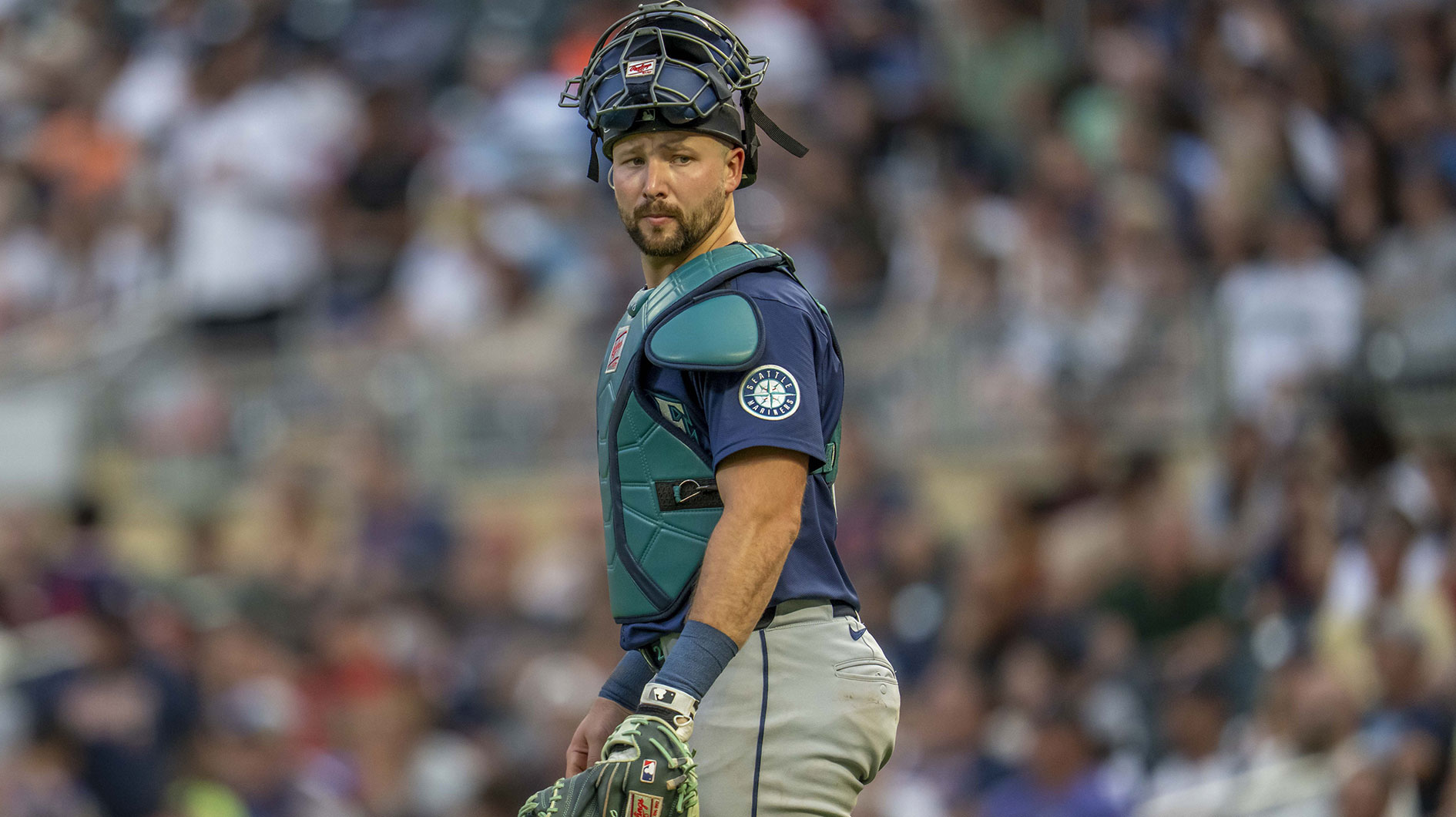 Seattle Mariners catcher Cal Raleigh (29) looks on against the Minnesota Twins in the sixth inning at Target Field.
