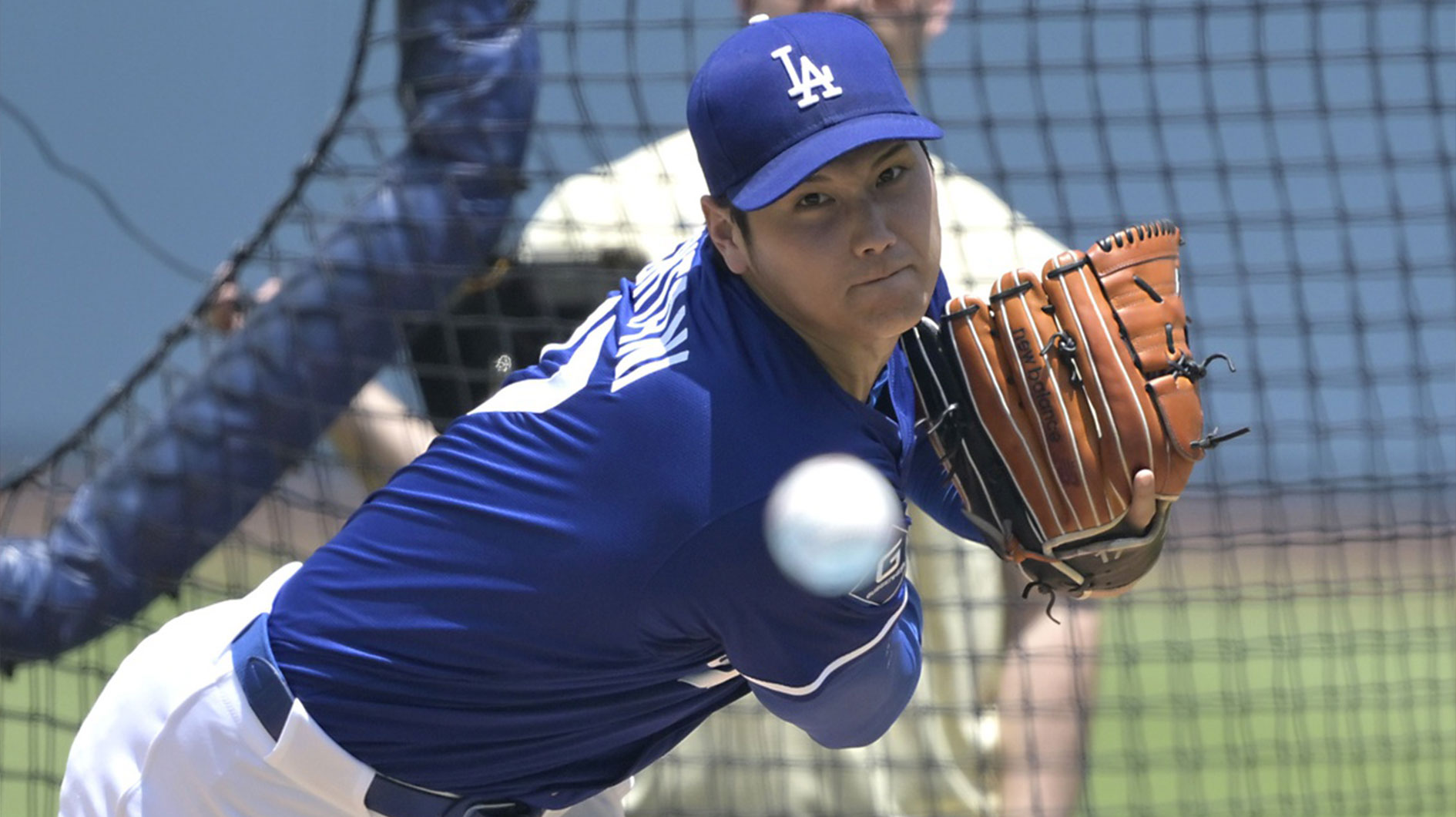 Los Angeles Dodgers Shohei Ohtani (17) throws live batting practice prior to the game against the New York Yankees.