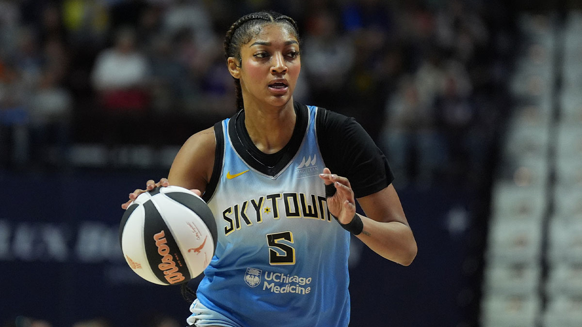 Chicago Sky forward Angel Reese (5) returns the ball against the Connecticut Sun in the first half at Mohegan Sun Arena.