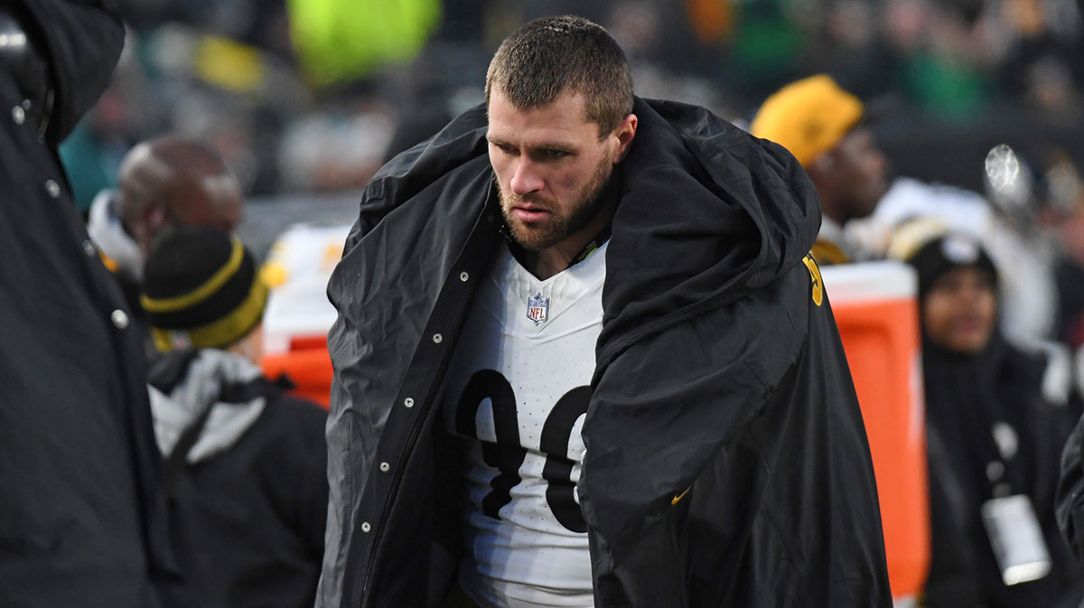 Pittsburgh Steelers linebacker T.J. Watt (90) on the sidelines against the Philadelphia Eagles at Lincoln Financial Field.