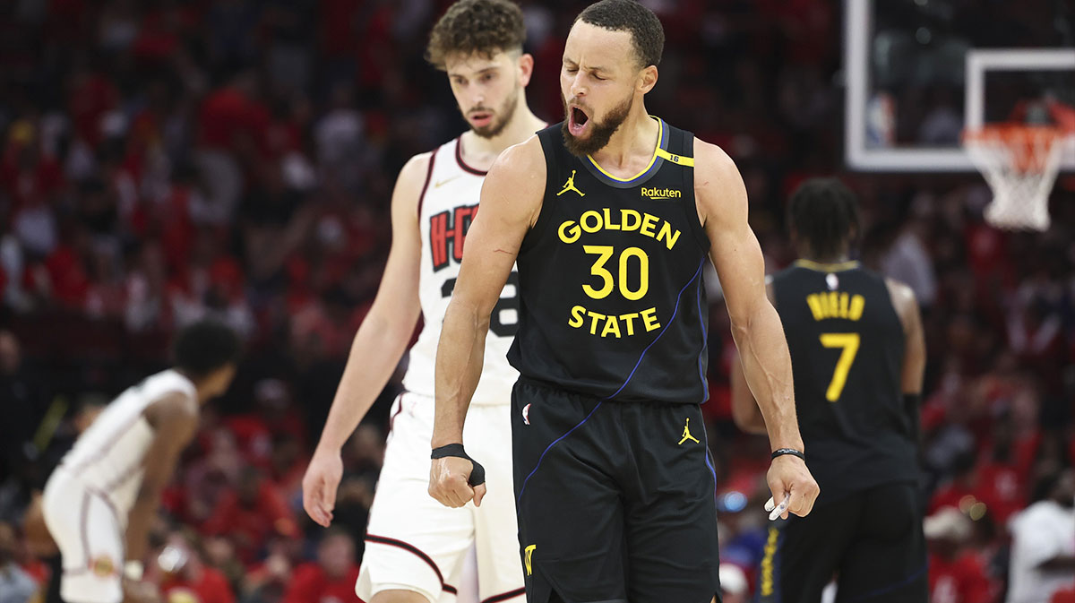 Warriors guard Stephen Curry, whose dad Dell Curry talked about when he may decide to retire, against the Rockets.