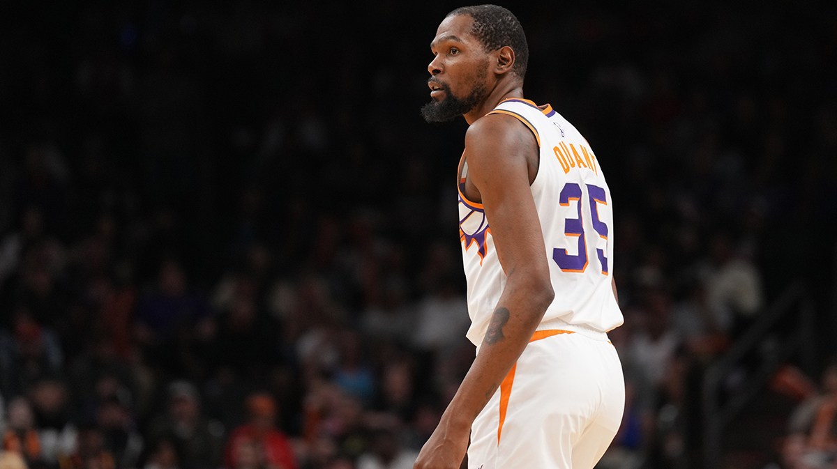 Phoenix Suns forward Kevin Durant (35) looks on against the Chicago Bulls during the second half at PHX Aena.