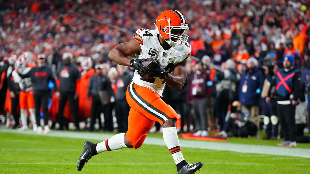 Cleveland Browns running back Nick Chubb (24) scores a touchdown in the fourth quarter against the Denver Broncos at Empower Field at Mile High.