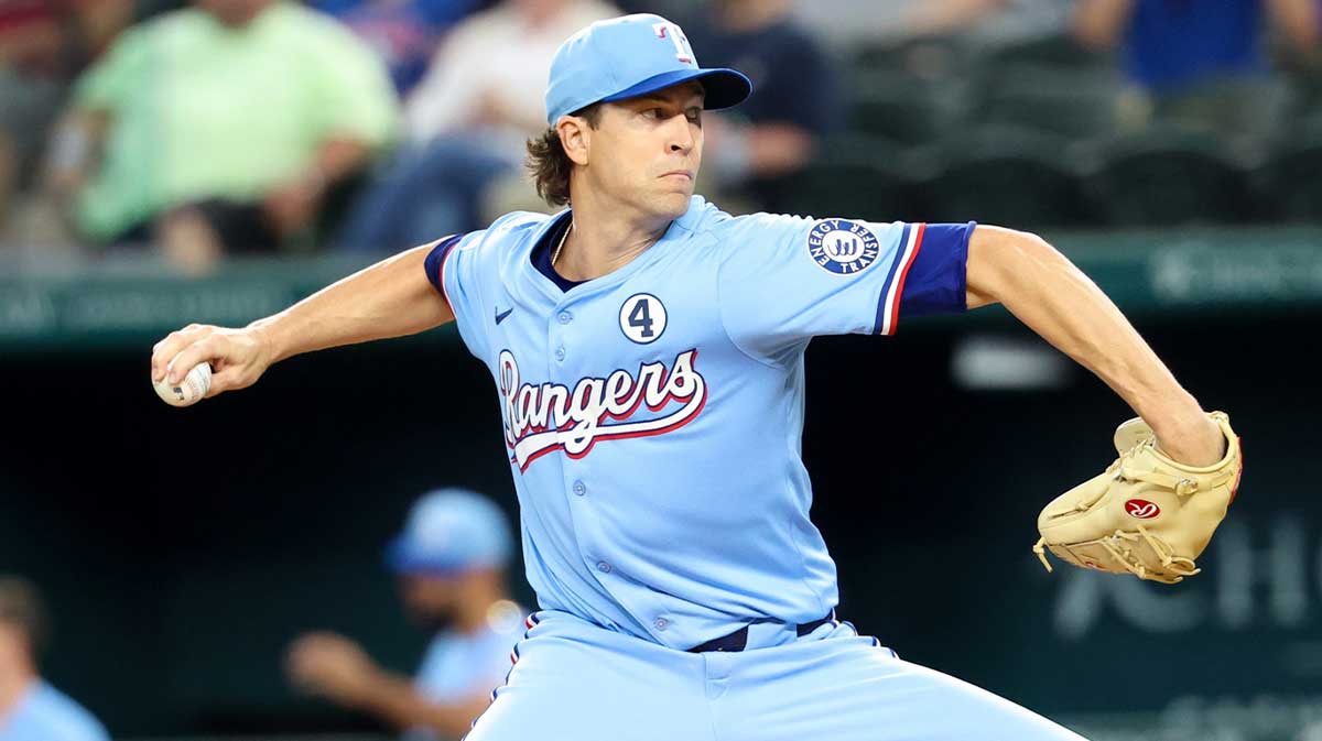 Texas Rangers starting pitcher Jacob deGrom (48) throws during the first inning against the St. Louis Cardinals at Globe Life Field.