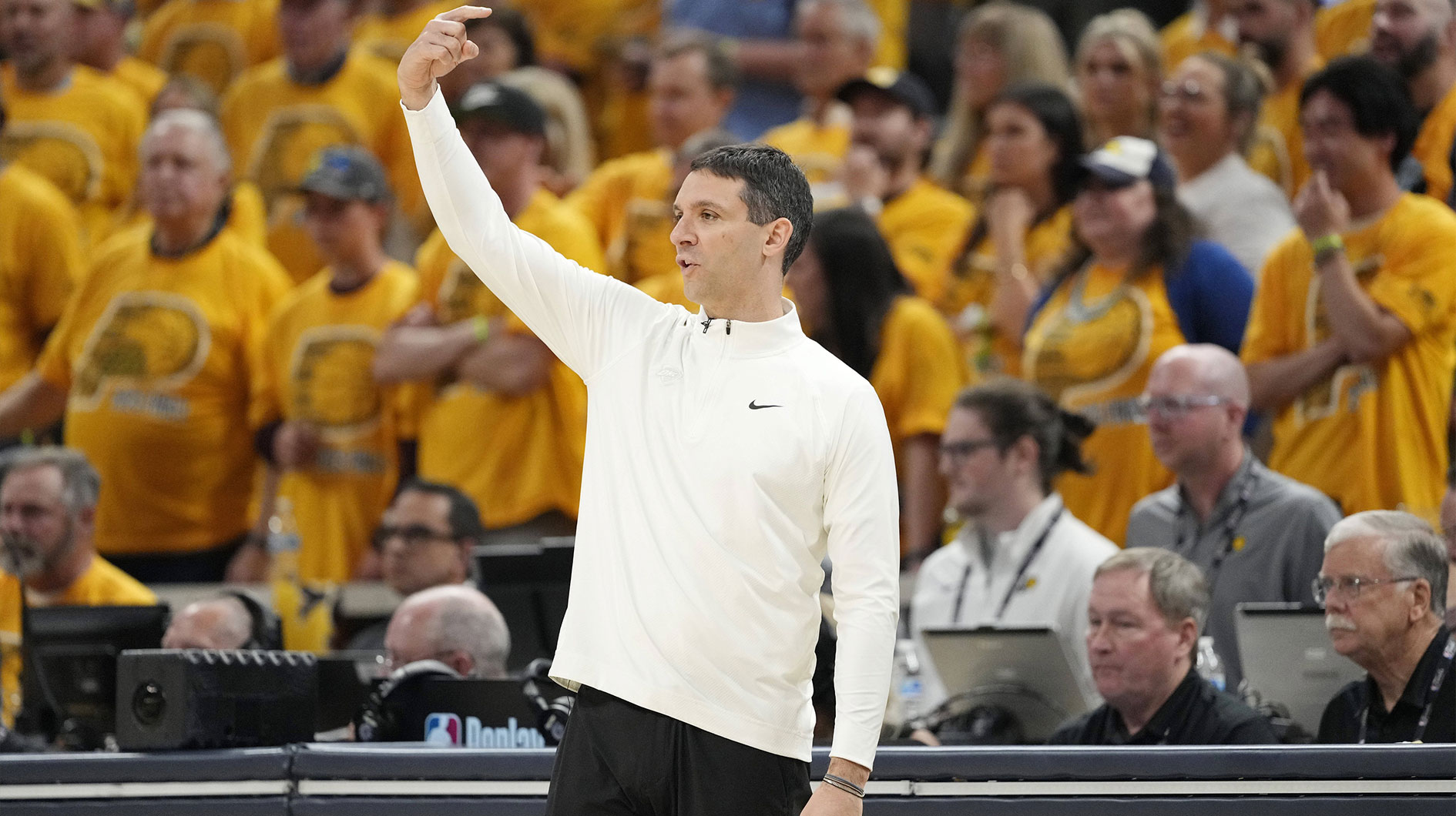 Thunder head coach Mark Daigneault gestures to players during the first half during game four of the 2025 NBA Finals at Gainbridge Fieldhouse