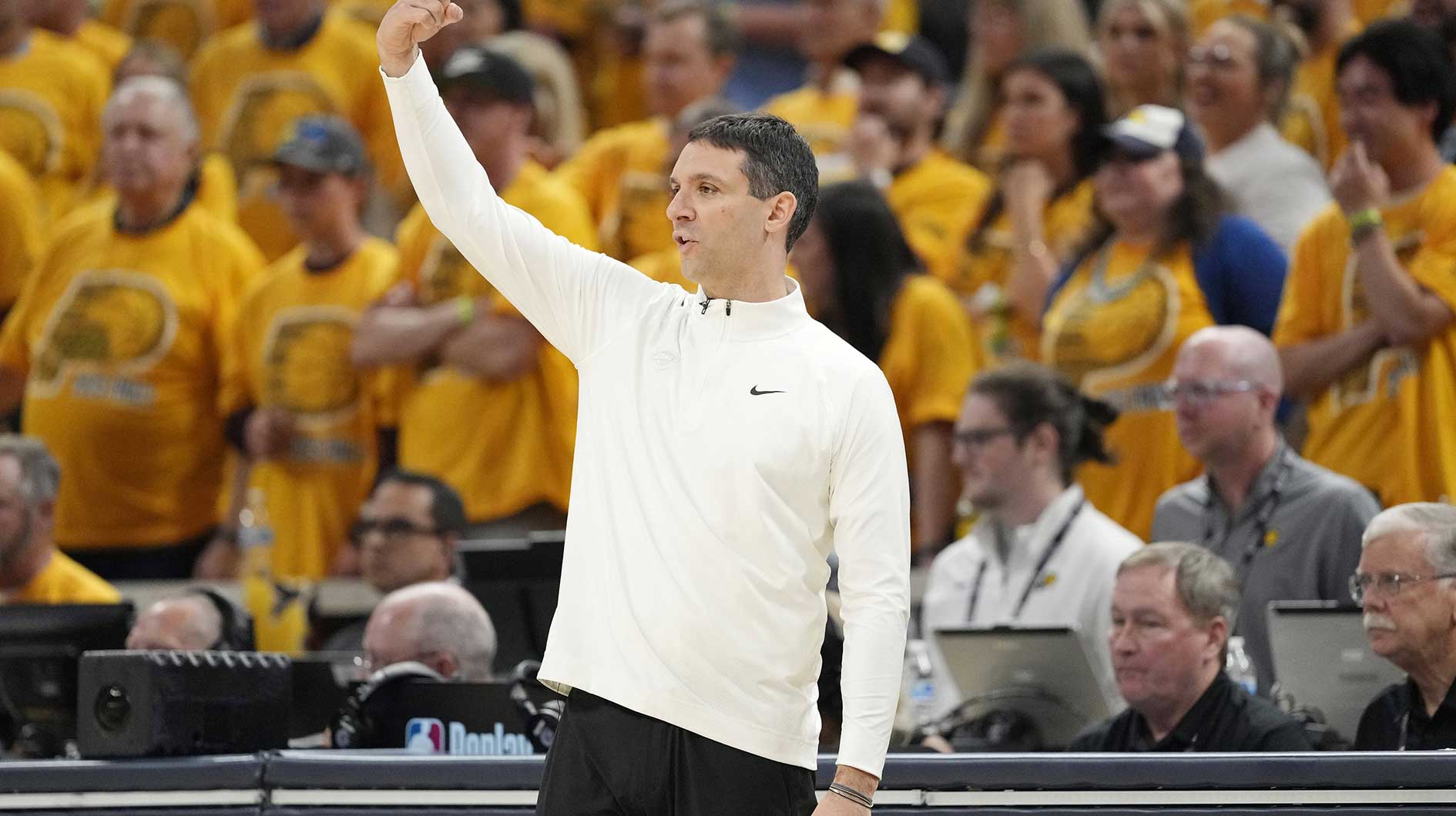 Thunder head coach Mark Daigneault gestures to players during the first half during game four of the 2025 NBA Finals at Gainbridge Fieldhouse