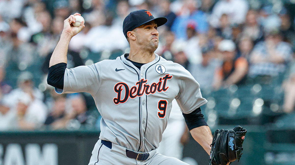 Detroit Tigers starting pitcher Jack Flaherty (9) delivers a pitch against the Chicago White Sox during the first inning at Rate Field.