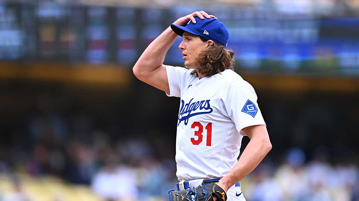 Los Angeles Dodgers pitcher Tyler Glasnow (31) reacts after a pitch during the first inning against the Pittsburgh Pirates at Dodger Stadium.