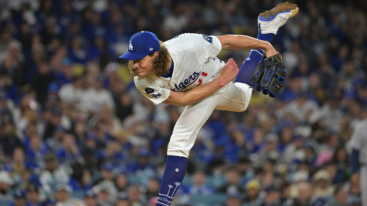 Los Angeles Dodgers starting pitcher Tyler Glasnow (31) delivers to the plate in the fifth inning against the Atlanta Braves.