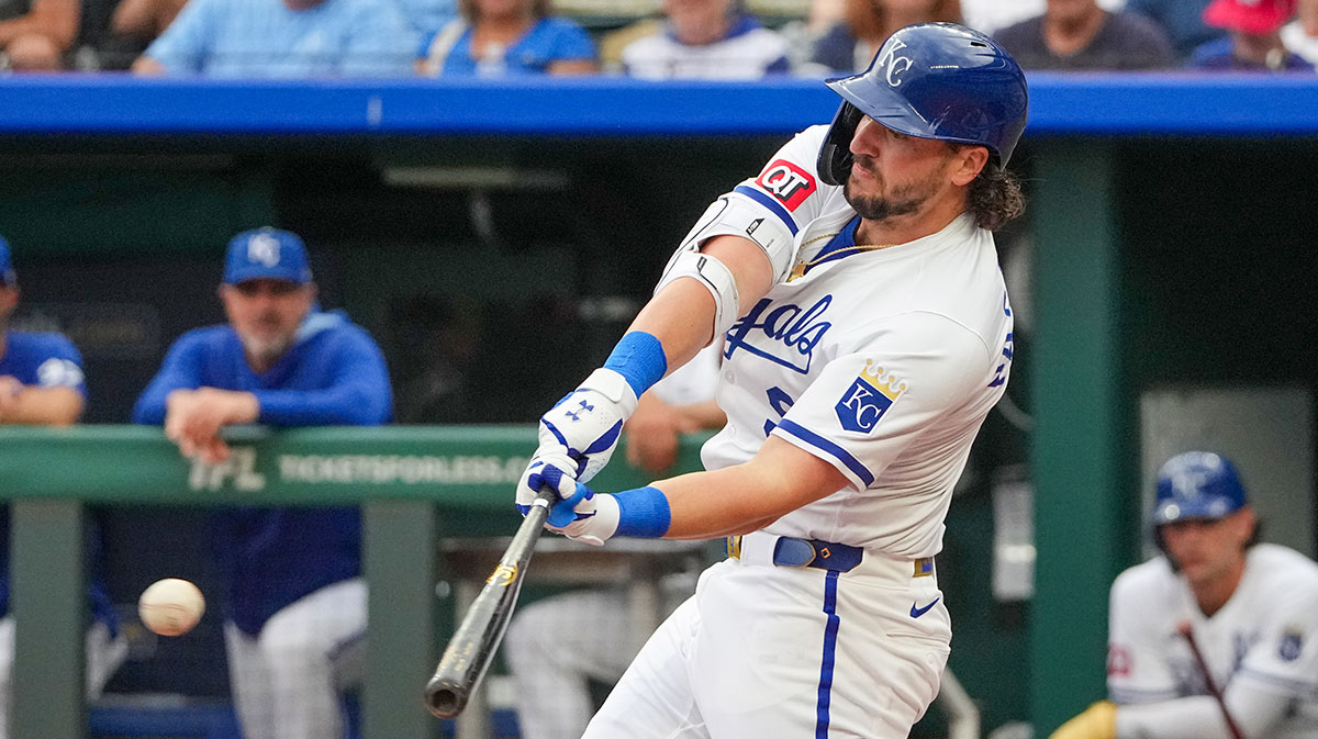 Kansas City Royals first baseman Vinnie Pasquantino (9) hits a single against the New York Yankees in the second inning at Kauffman Stadium.