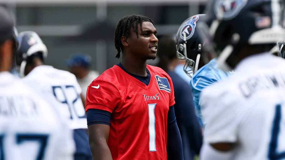 Tennessee Titans quarterback Cam Ward (1) warms up during an NFL football minicamp camp practice at Ascension Saint Thomas Sports Park Thursday, June 12, 2025, in Nashville, Tenn.