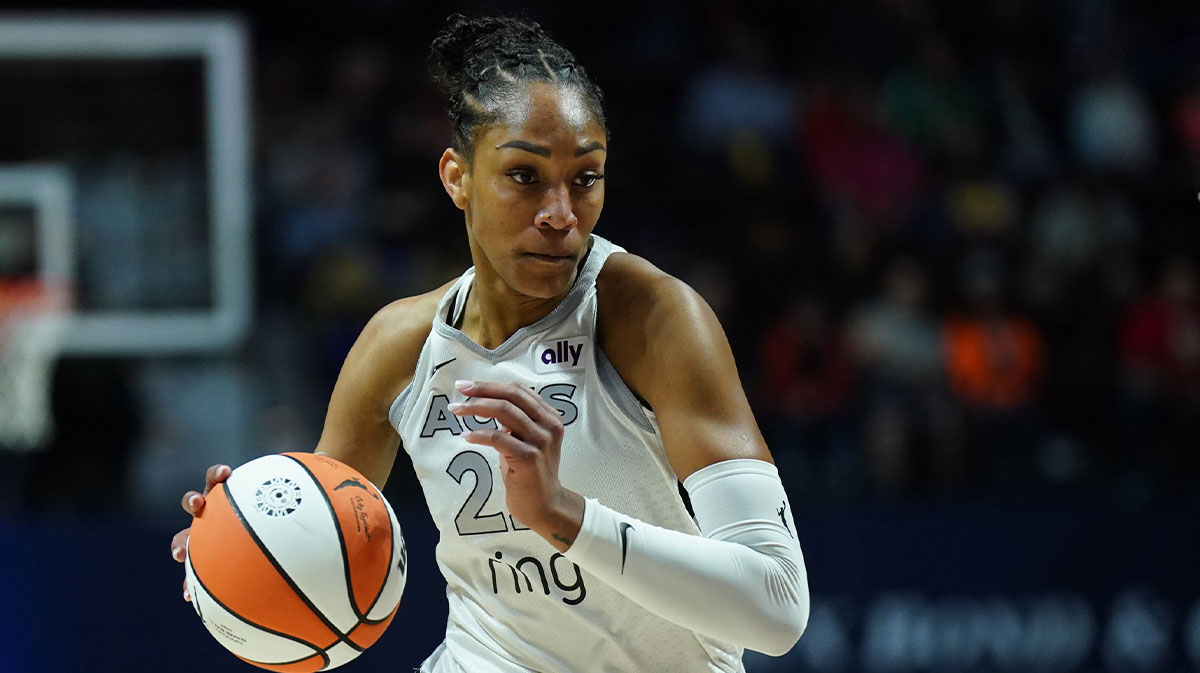 Las Vegas Aces center A'ja Wilson (22) returns the ball against the Connecticut Sun in the first half at Mohegan Sun Arena.