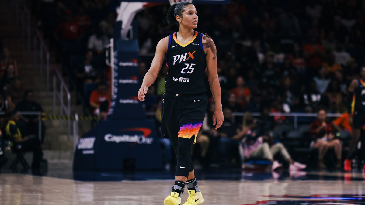Phoenix Mercury forward Alyssa Thomas (25) walks up the court in the fourth quarter against the Washington Mystics at CareFirst Arena.