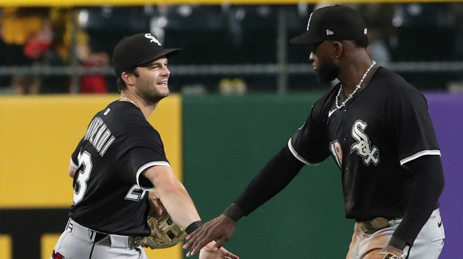 White Sox’s Andrew Benintendi robs Bryce Harper of 3-run homer