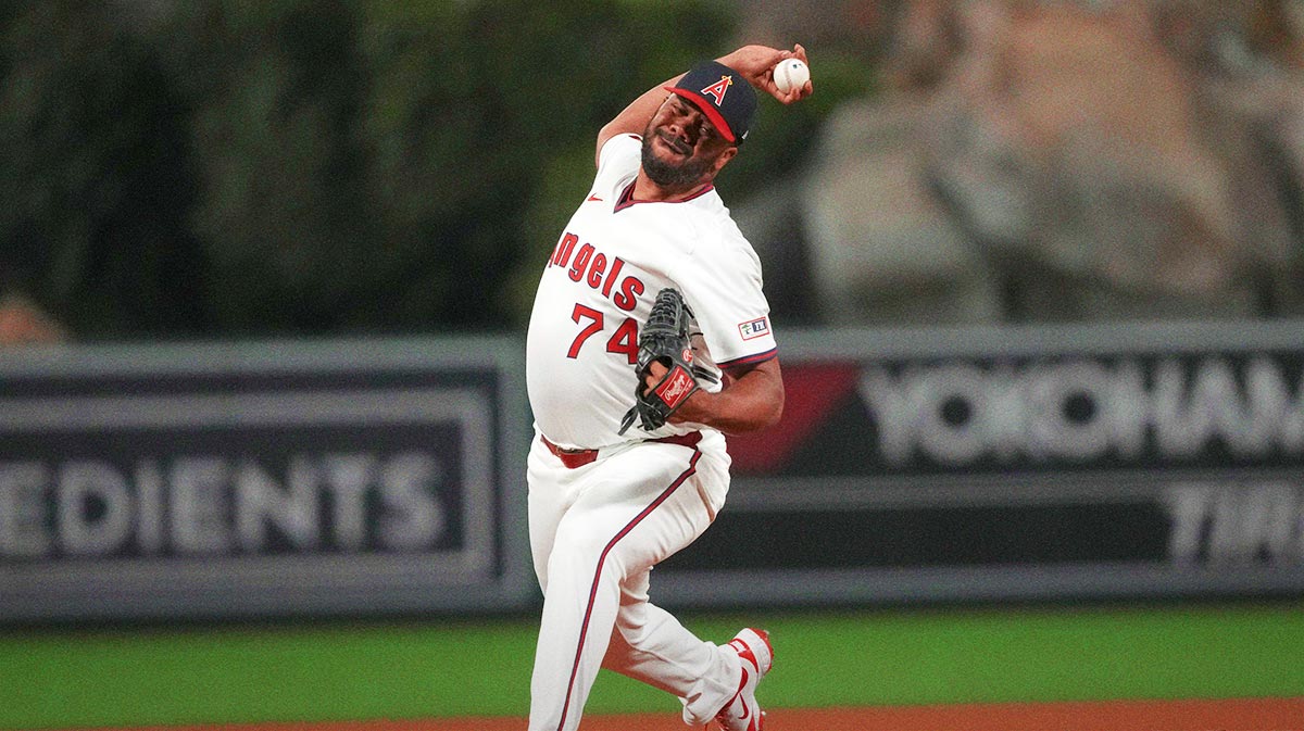 Los Angeles Angels relief pitcher Kenley Jansen (74) throws in the ninth inning against the Arizona Diamondbacks at Angel Stadium.