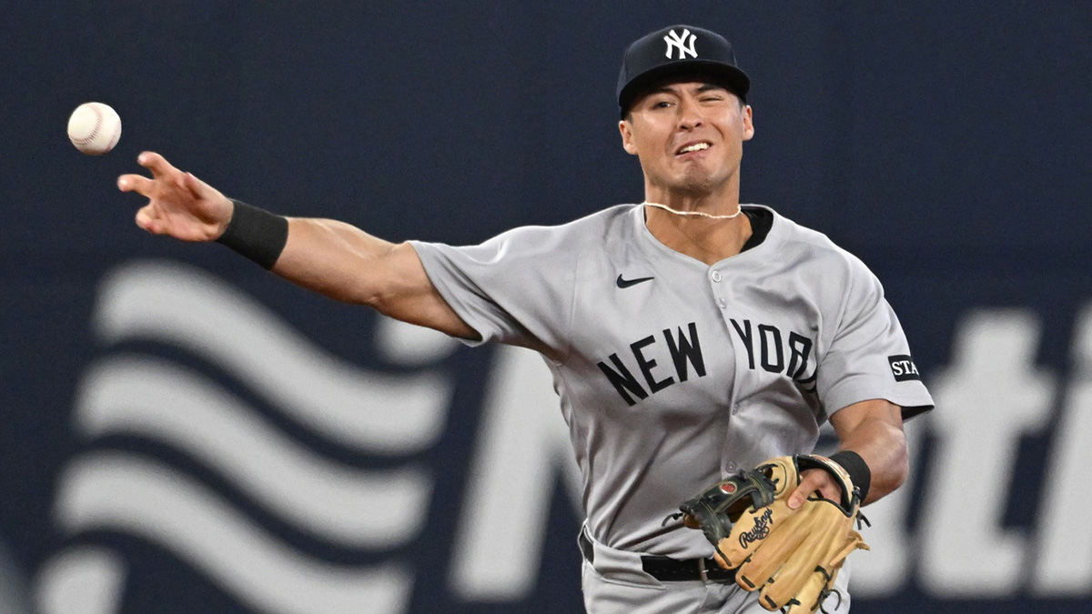 Yankees shortstop Anthony Volpe’s latest error has fans fuming