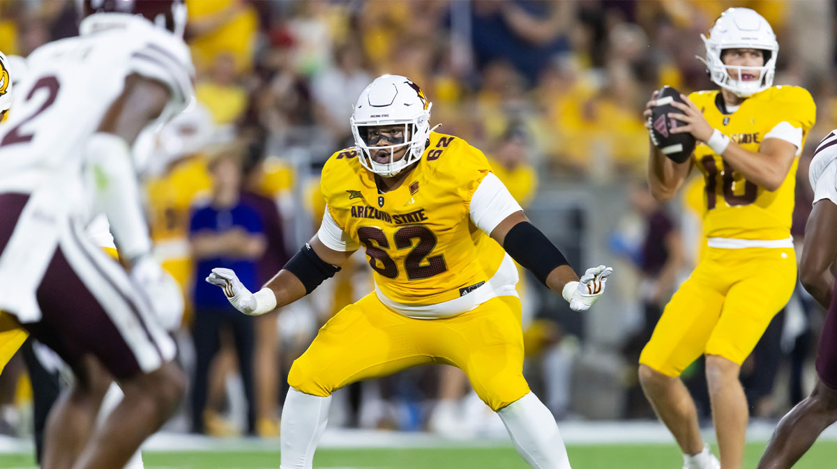 Arizona State Sun Devils offensive lineman Ben Coleman (62) against the Mississippi State Bulldogs at Mountain America Stadium.