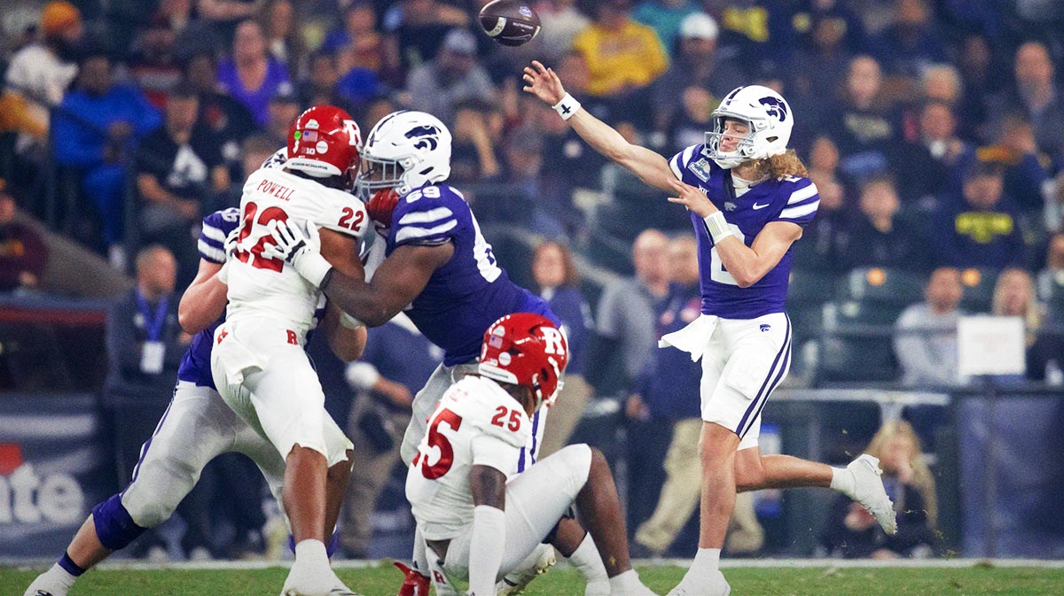 Kansas State Wildcats quarterback Avery Johnson (2) against the Rutgers Scarlet Knights during the first half of the Rate Bowl at Chase Field.