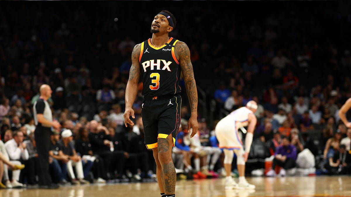Phoenix Suns guard Bradley Beal (3) reacts against the Oklahoma City Thunder during the second half at Footprint Center.