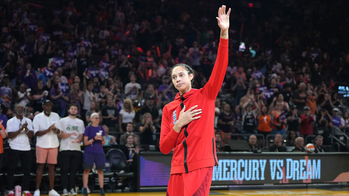 Atlanta Dream center Brittney Griner (42) acknowledges the fans and Phoenix Mercury before a game at Footprint Center.