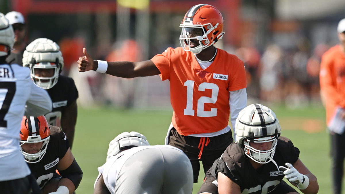 Cleveland Browns quarterback Shedeur Sanders (12) runs the offense during training camp at CrossCountry Mortgage Campus.