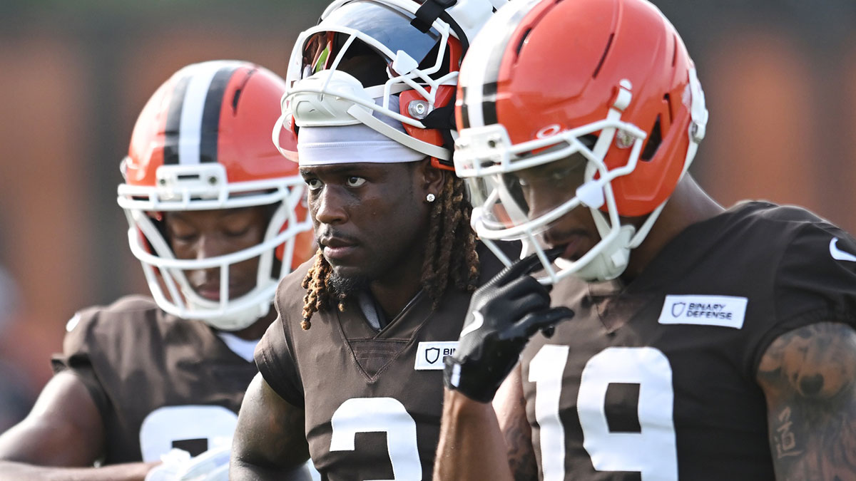 Cleveland Browns wide receiver Jerry Jeudy (3) and wide receiver Cedric Tillman (19) during training camp at CrossCountry Mortgage Campus.