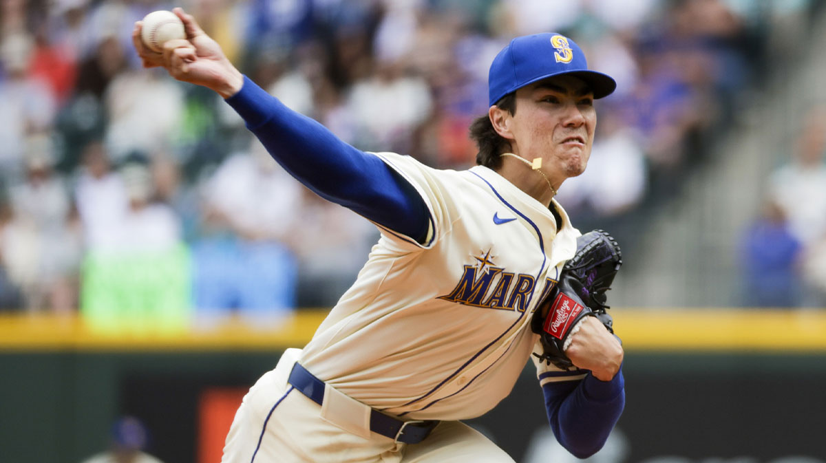 Seattle Mariners starting pitcher Bryan Woo (22) throws against the Houston Astros during the second inning at T-Mobile Park.