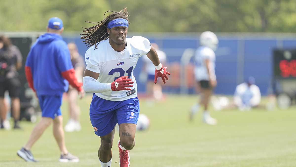 Buffalo Bills cornerback Maxwell Hairston (31) works out during Minicamp at Highmark Stadium.