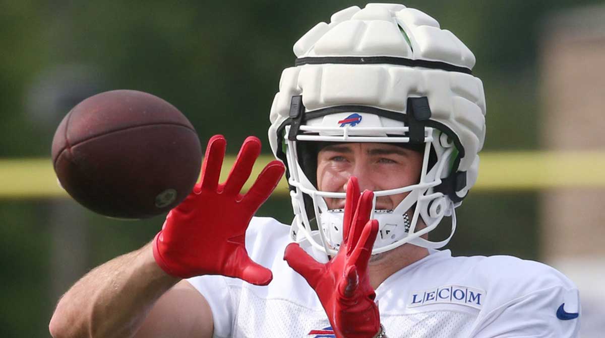 Bills tight end Dalton Kincaid eyes in a ball during day six.