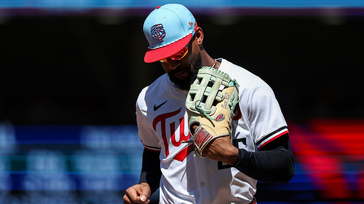 Byron Buxton goes all-out for huge catch vs. Rockies